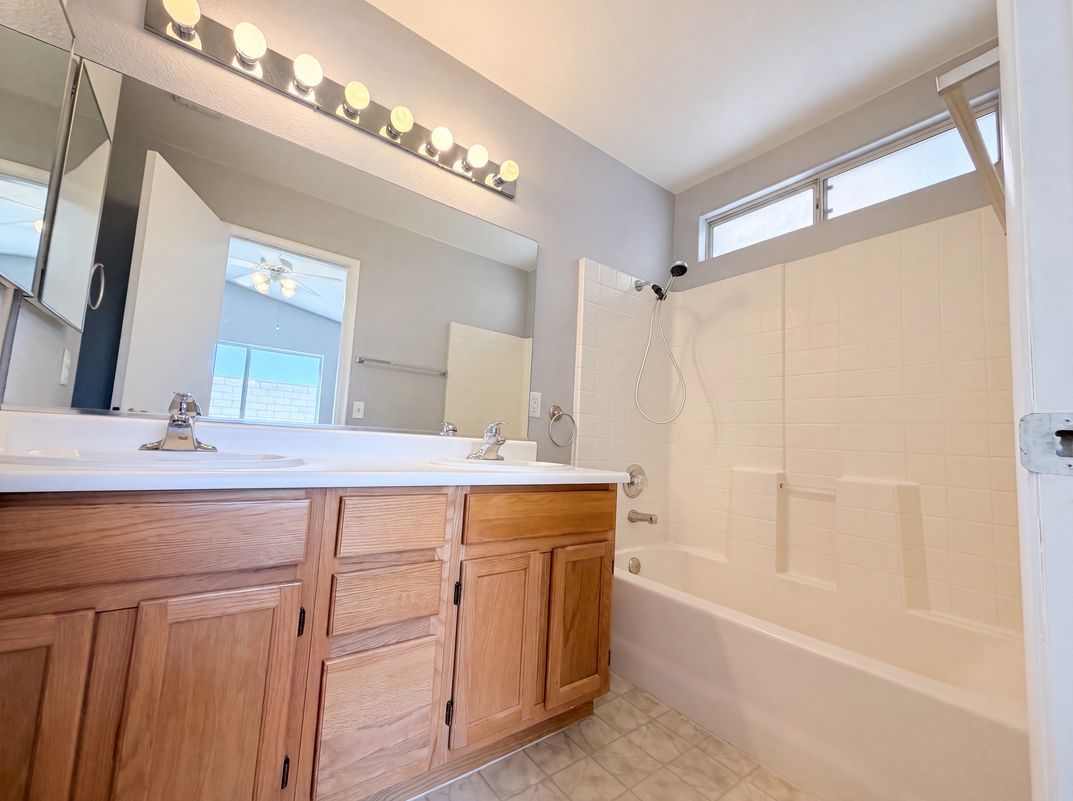 Photo 16 of 33 of 9121 Indian Breeze Dr, Las Vegas, NV