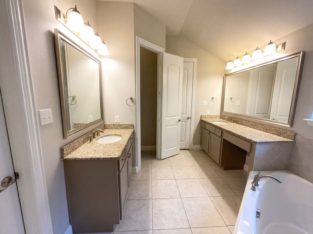 Photo 14 of 24 of 4157 Chantilly Ln, Frisco, TX