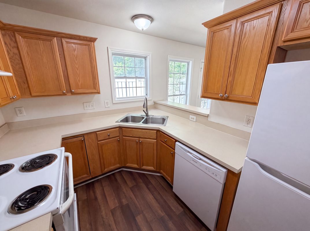 Photo 3 of 21 of 9514 Littleleaf Dr, Charlotte, NC