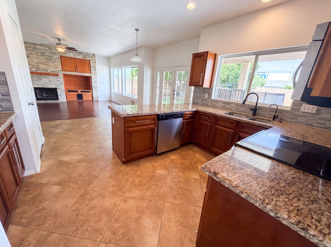 Photo 10 of 30 of 8274 S Stephanie Ln, Tempe, AZ