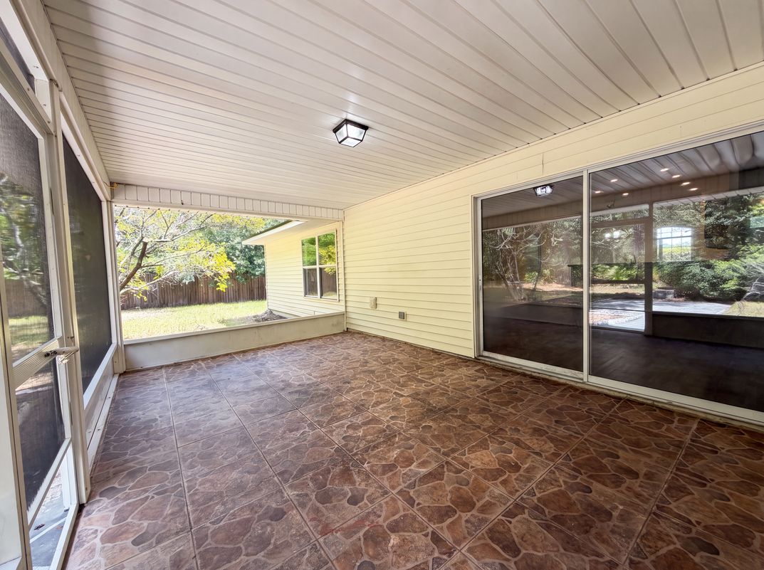 Photo 21 of 23 of 8436 Staplehurst Dr W, Jacksonville, FL