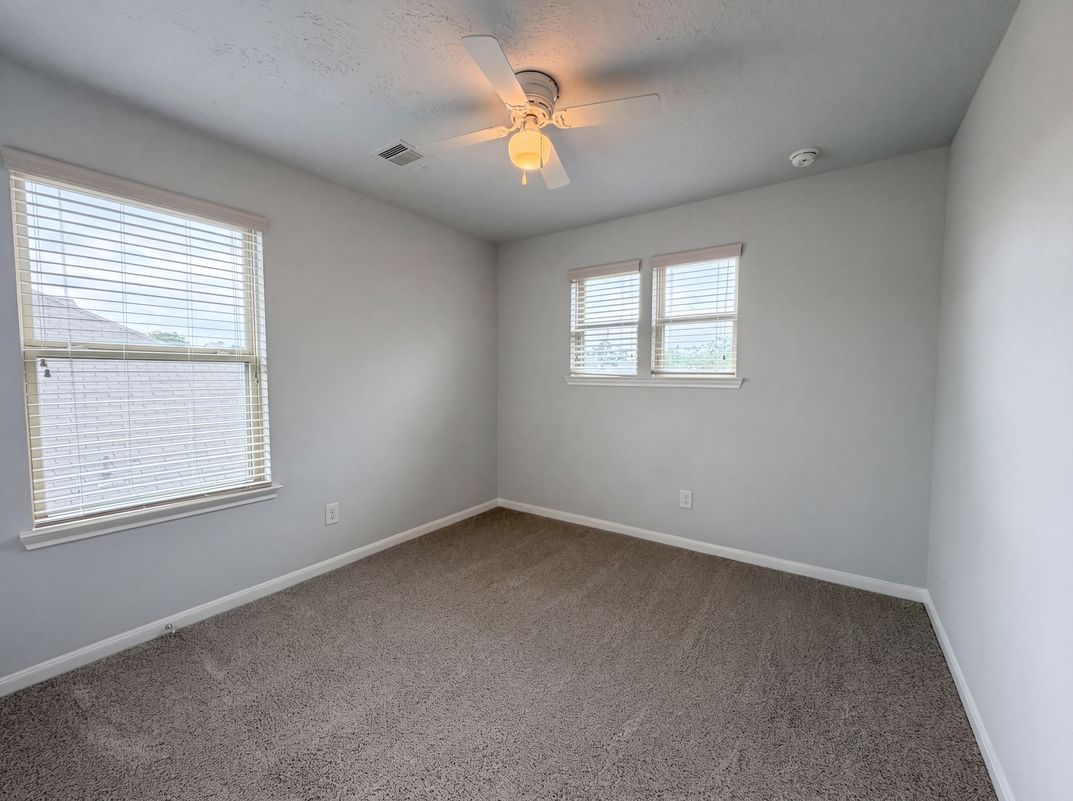 Photo 18 of 24 of 4022 Lake Cypress Cir, Houston, TX