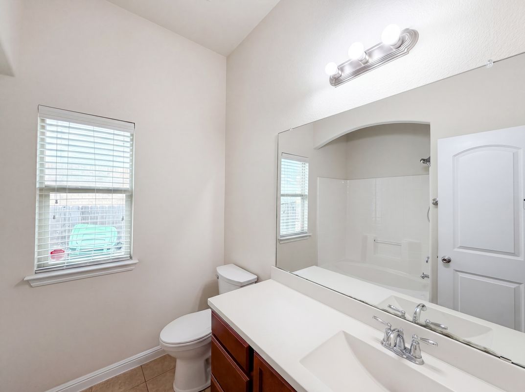Photo 11 of 23 of 1124 Terrace View Dr, Fort Worth, TX