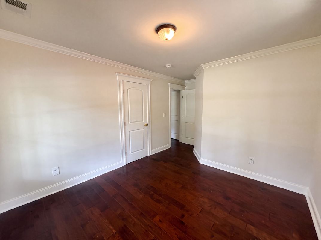 Photo 13 of 20 of 829 W 2nd North St, Summerville, SC