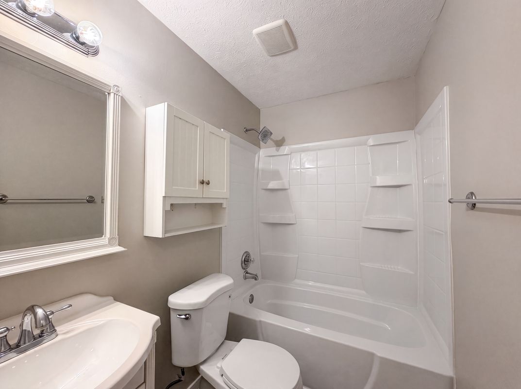 Photo 14 of 22 of 5569 Partridge Cir, West Chester, OH