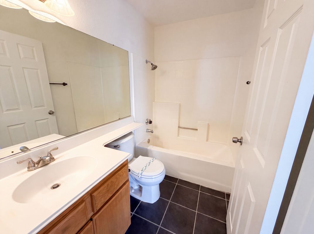 Photo 8 of 19 of 13154 Oberlin Ave, Victorville, CA