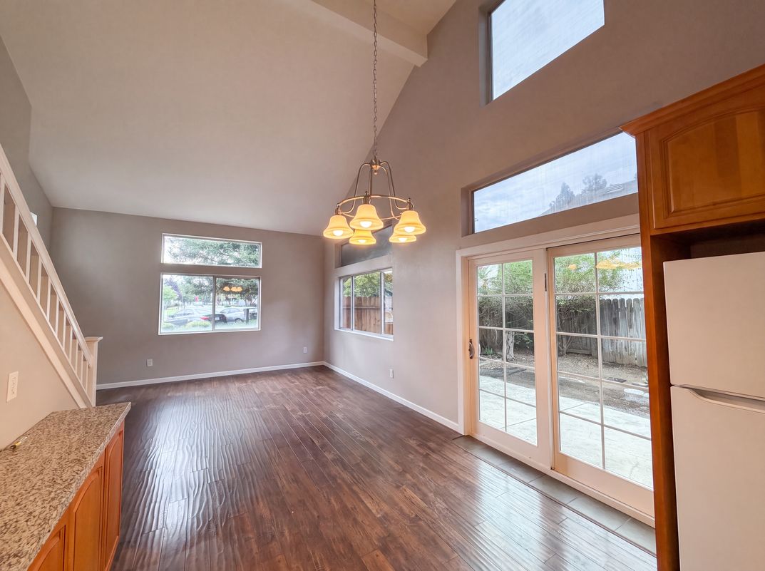 Photo 12 of 38 of 6310 Laguna Mirage Ln, Elk Grove, CA