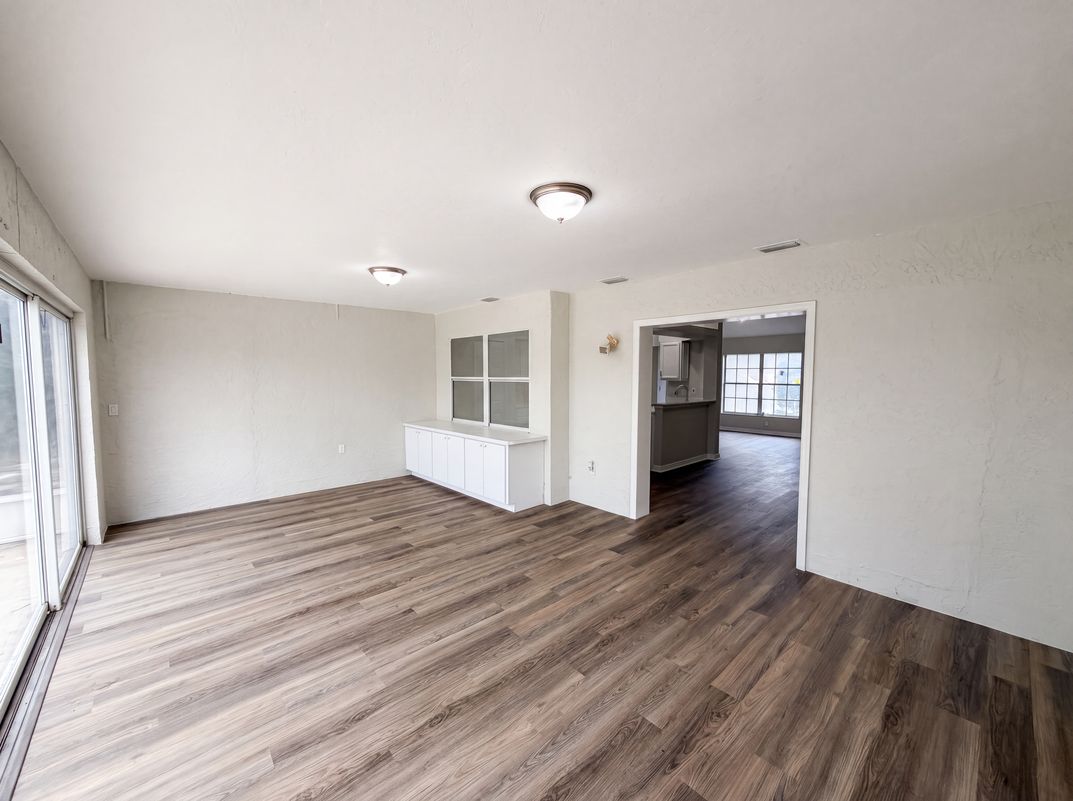 Photo 10 of 19 of 5217 Ponce De Leon Blvd, Sebring, FL
