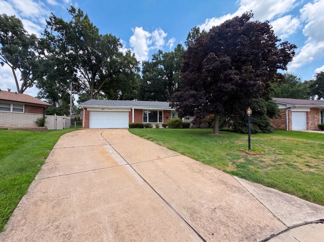 Photo 17 of 21 of 871 Wycliffe Ct, Saint Louis, MO