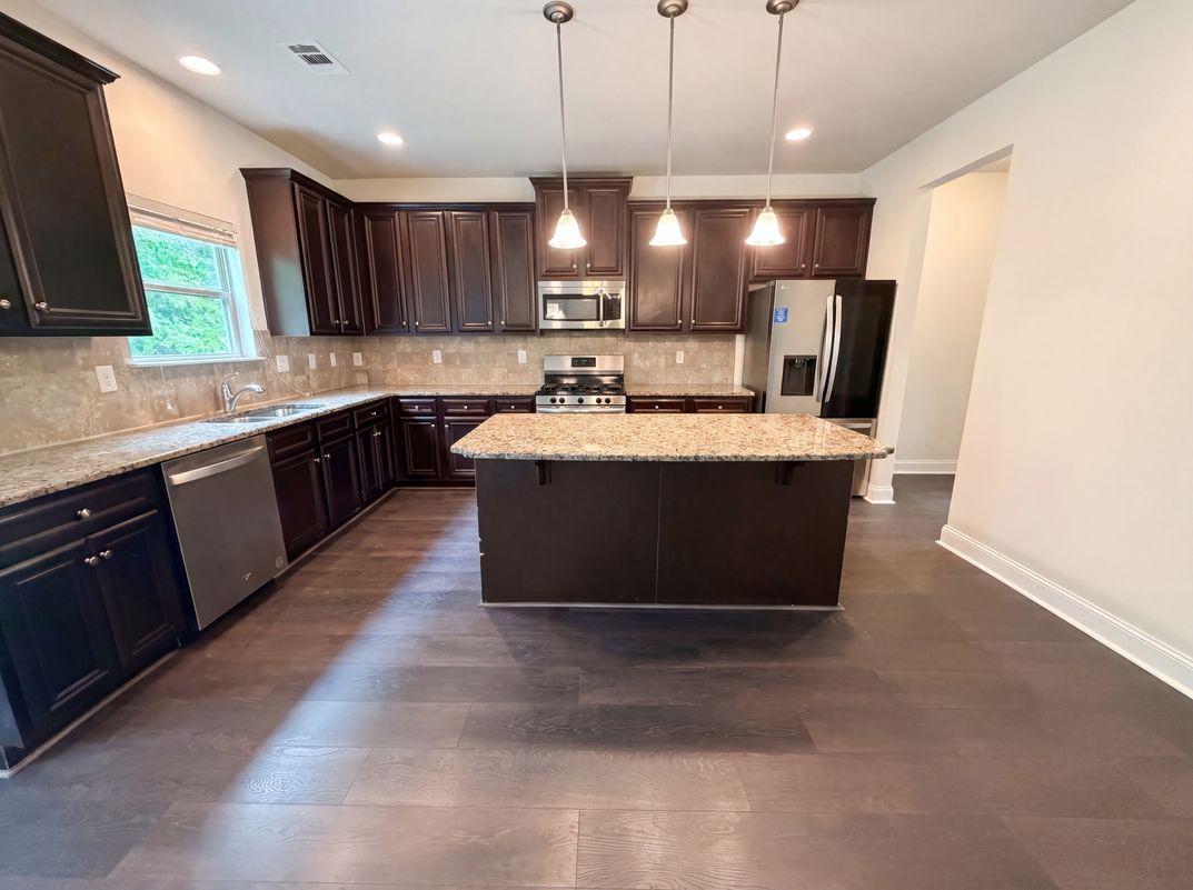 Photo 2 of 19 of 2627 Glenbrook Ln, Conyers, GA