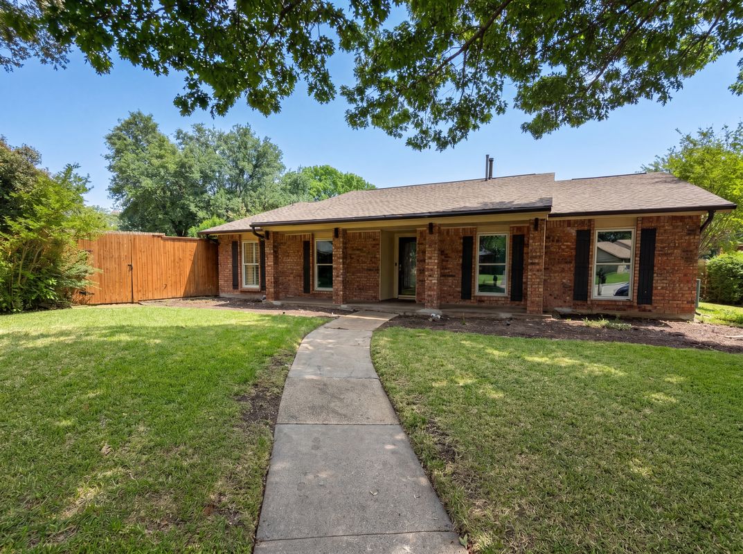 Photo 17 of 28 of 6302 Zanes Ct, Plano, TX