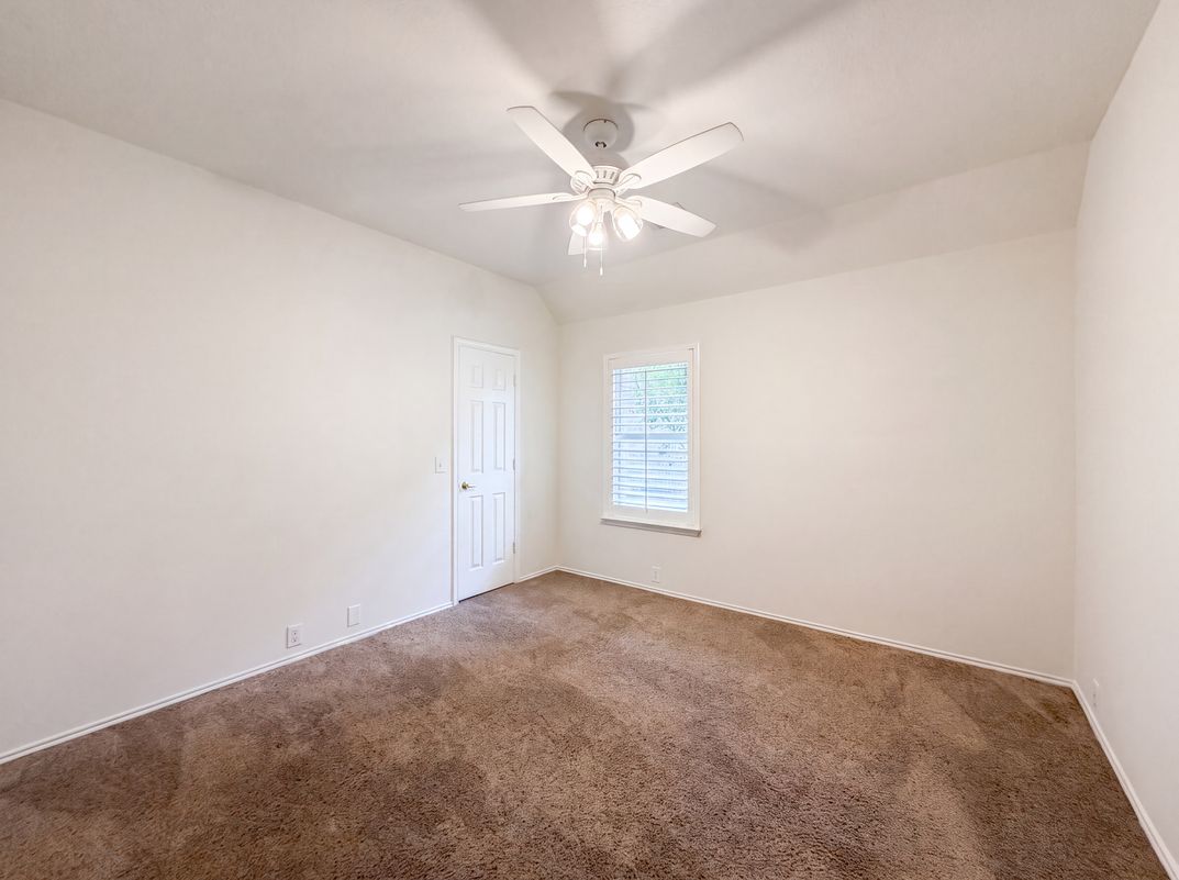 Photo 15 of 24 of 11502 Havard Oaks Dr, Houston, TX
