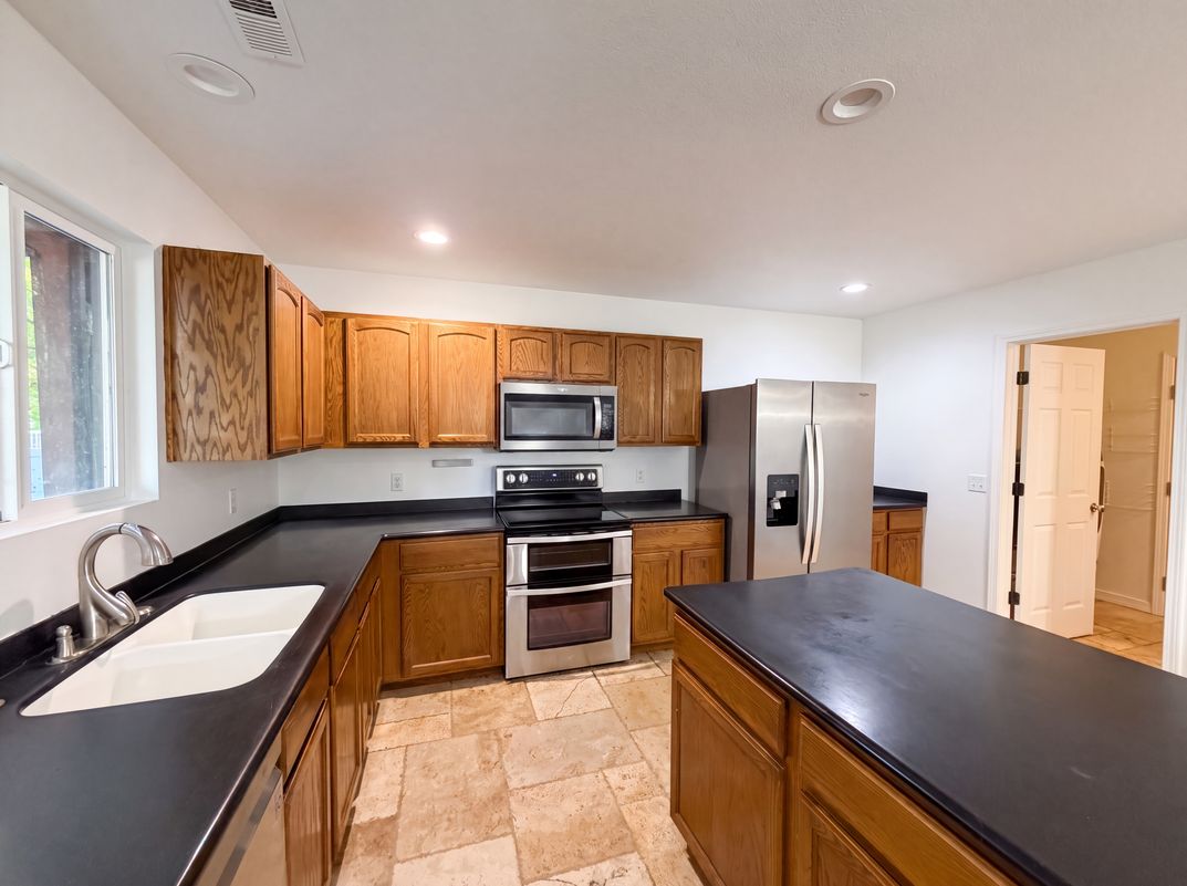 Photo 8 of 26 of 866 S 1580 W, Lehi, UT