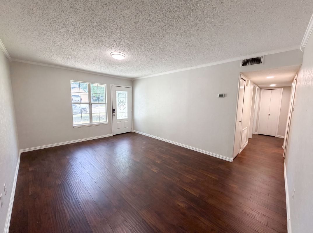 Photo 7 of 25 of 5608 Cherilee Ln, Haltom City, TX