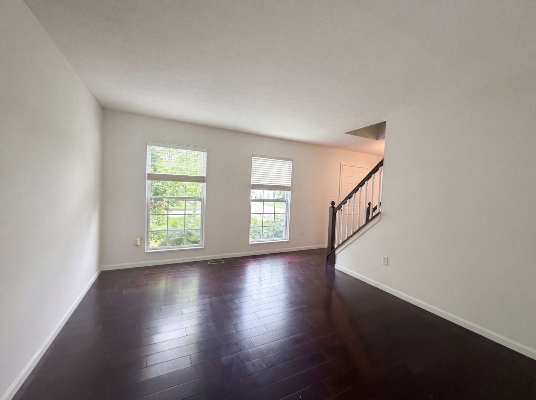 Photo 8 of 44 of 7966 Lazelle Woods Dr, Westerville, OH