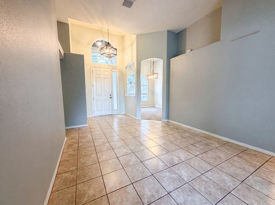 Photo 7 of 24 of 222 Taylor Bay Ln, Brandon, FL