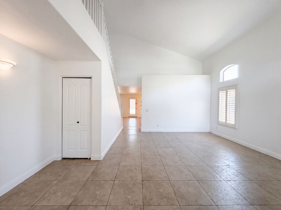 Property photo 3 of 22524 N Davis Way