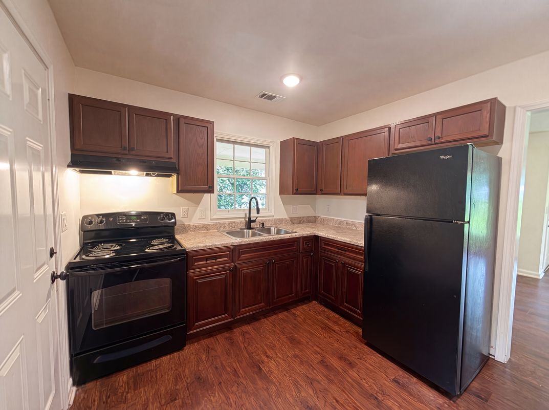 Photo 2 of 18 of 856 Glenway Dr, Atlanta, GA