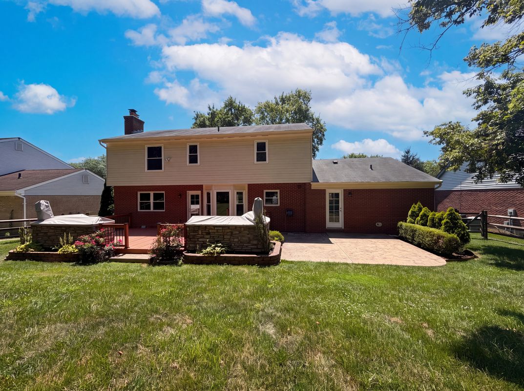 Photo 5 of 36 of 12169 Village Woods Dr, Cincinnati, OH