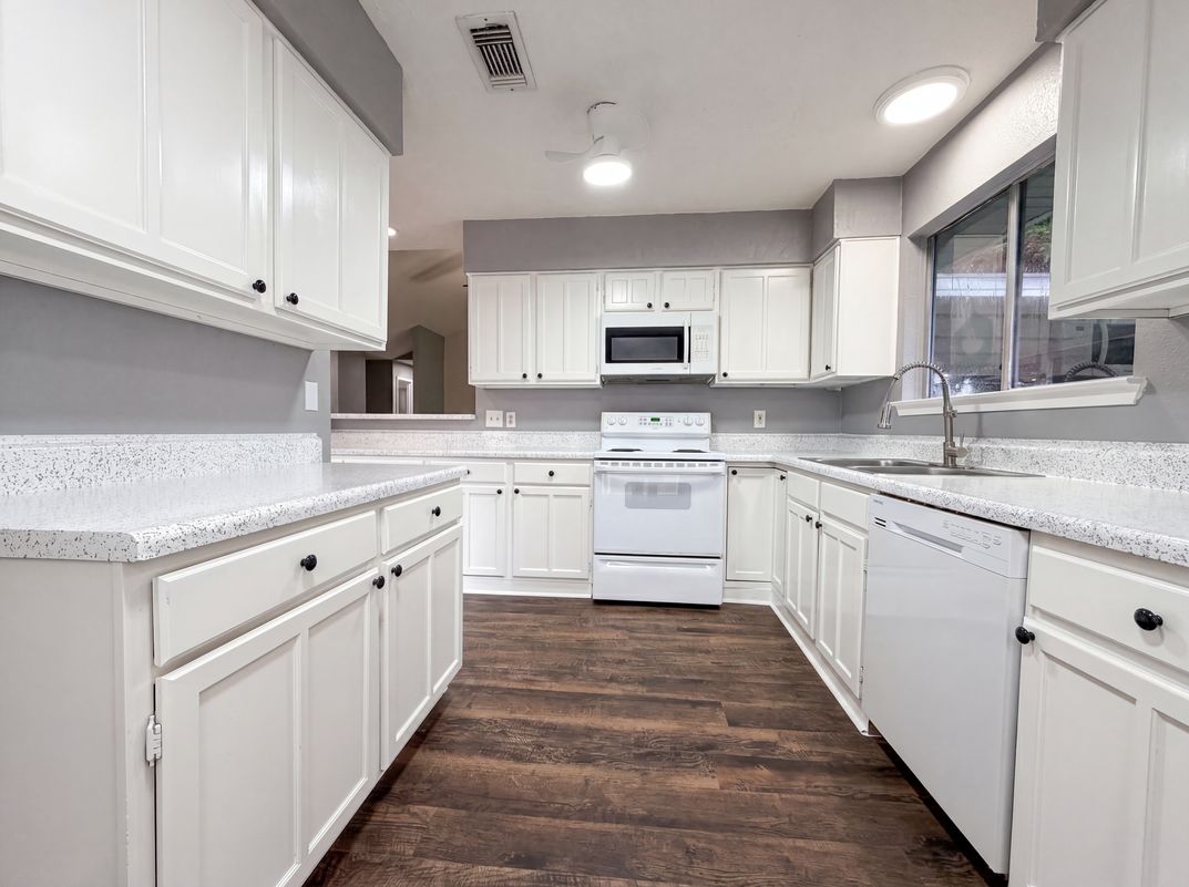 Photo 7 of 17 of 6710 Renfro Dr, Richmond, TX