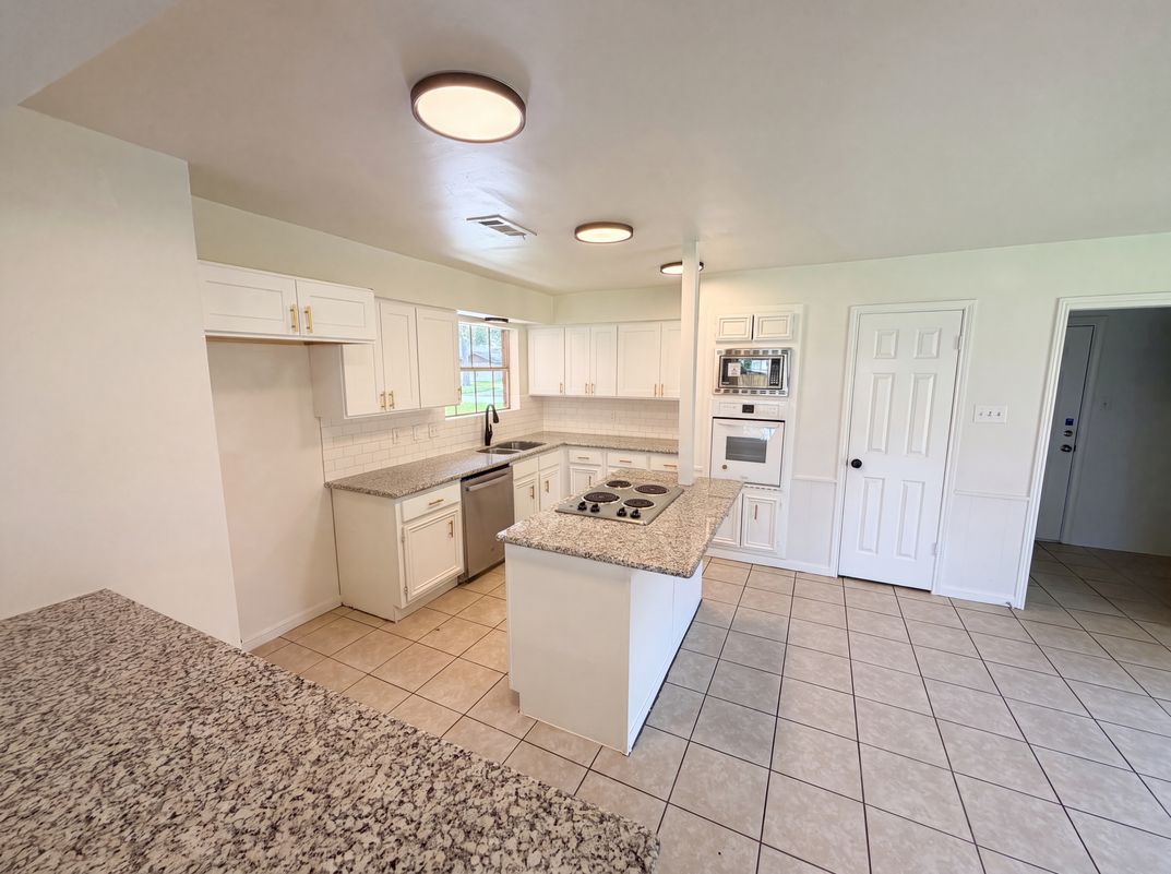 Photo 12 of 23 of 719 Equinox St, Crosby, TX
