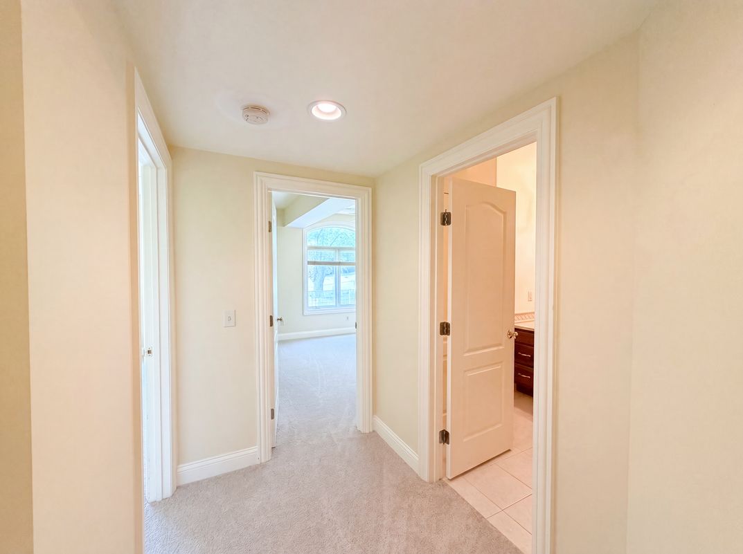Photo 16 of 38 of 7087 Bridgetown Rd, Cincinnati, OH