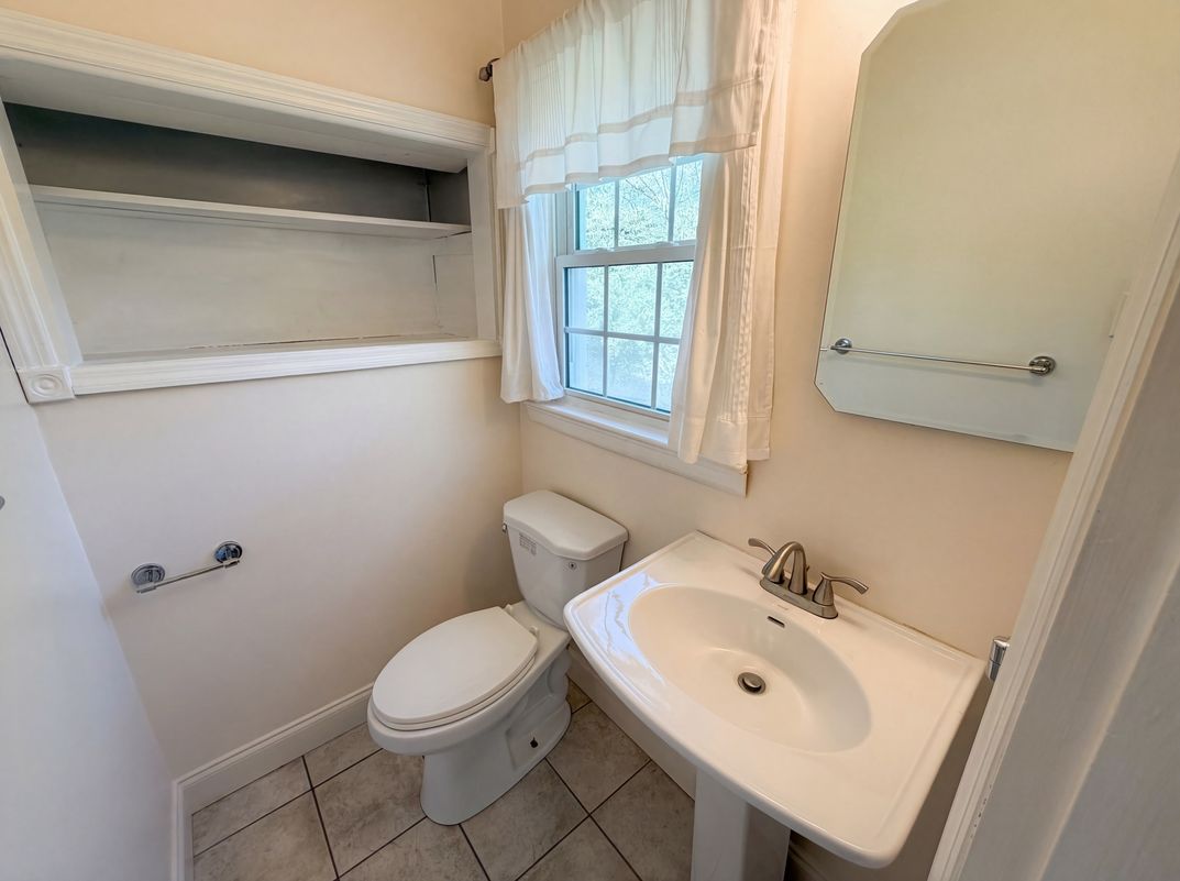 Photo 14 of 24 of 6621 Starcrest Dr, Charlotte, NC
