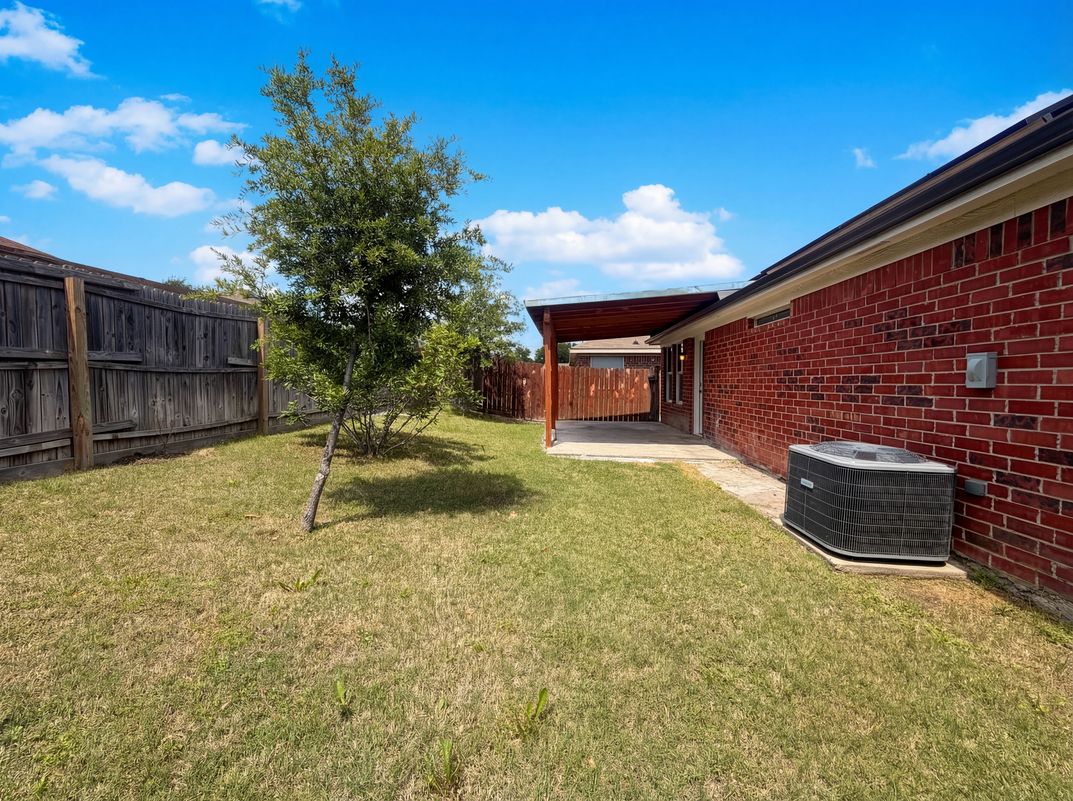 Photo 18 of 19 of 2563 Taos Dr, Grand Prairie, TX