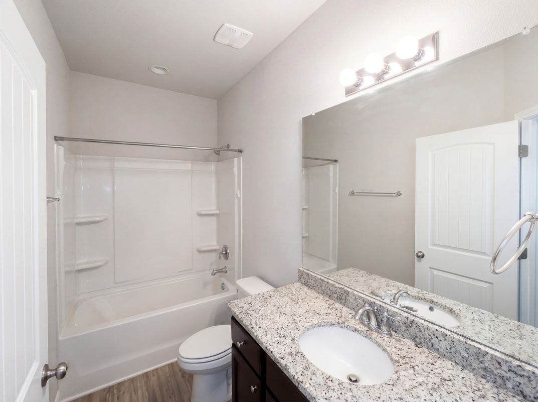 Photo 10 of 18 of 1740 Covington Ln, Foley, AL
