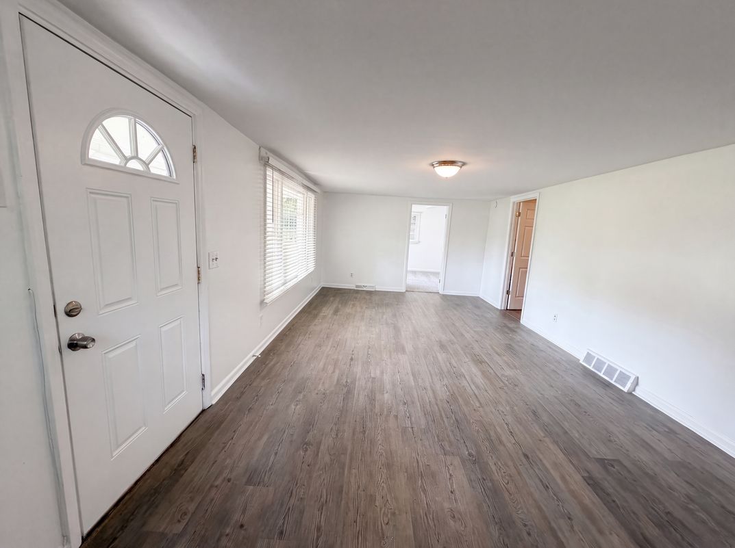 Photo 8 of 23 of 1502 Pine St, West Columbia, SC