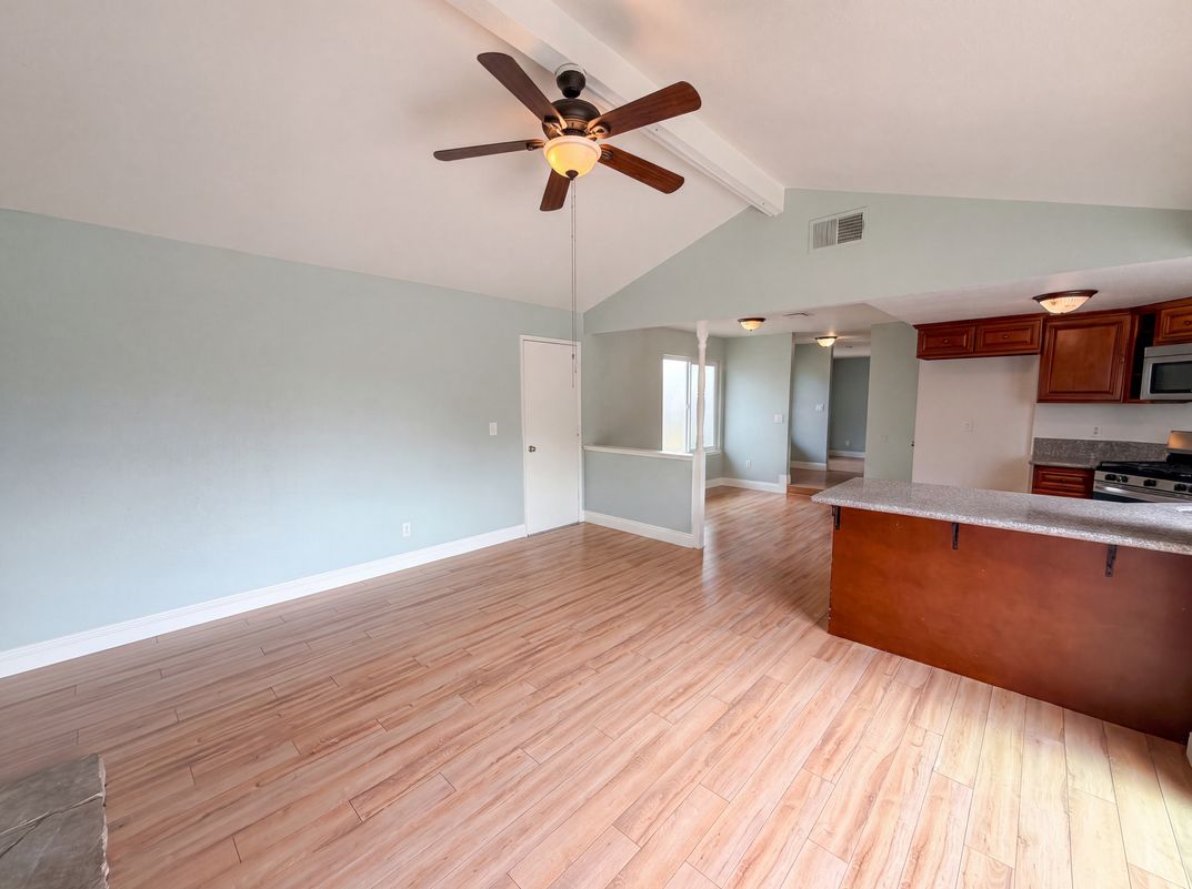 Photo 12 of 25 of 7804 McClintock Way, Sacramento, CA
