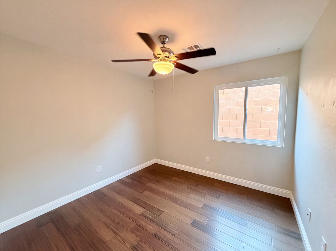 Photo 18 of 39 of 8032 Tailwind Ave, Las Vegas, NV
