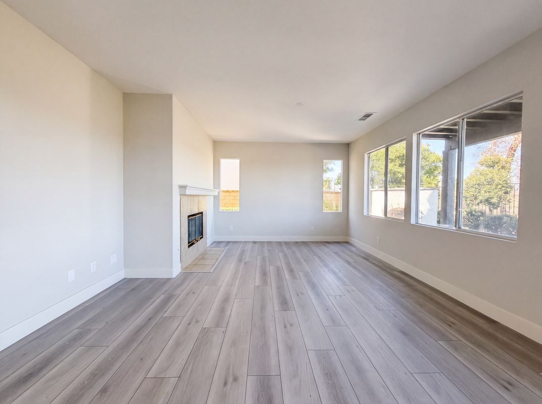 Photo 3 of 25 of 27920 Periwinkle Ln, Valencia, CA