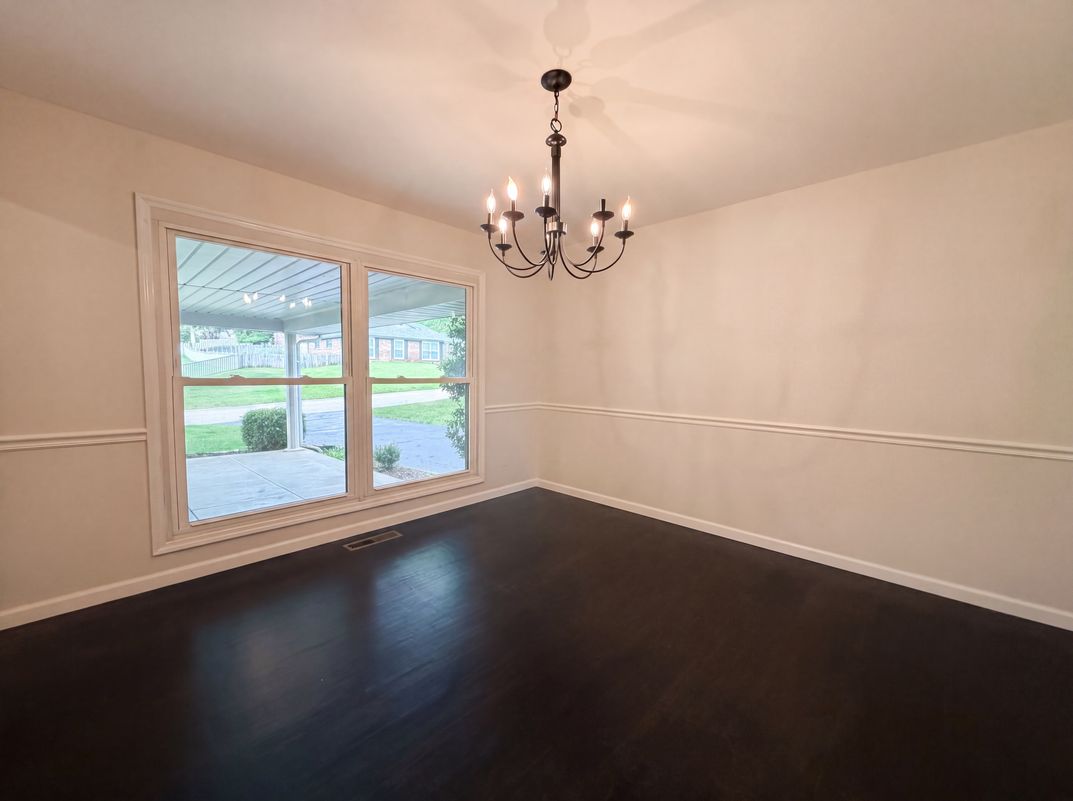 Photo 7 of 25 of 207 Renaldo Dr, Chesterfield, MO