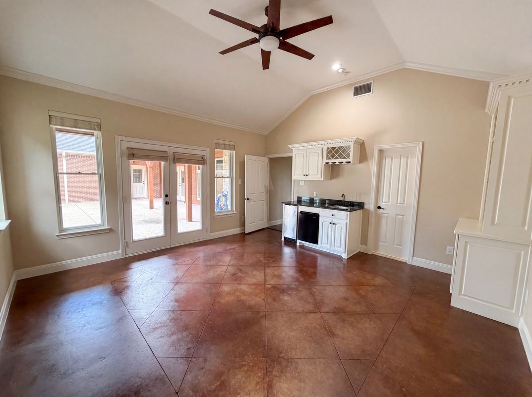 Photo 9 of 33 of 1908 Fairway Ln, Royse City, TX