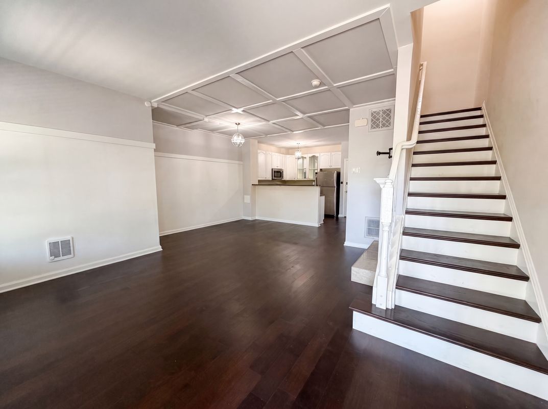 Photo 9 of 54 of 15489 Chopawamsic Ct, Woodbridge, VA