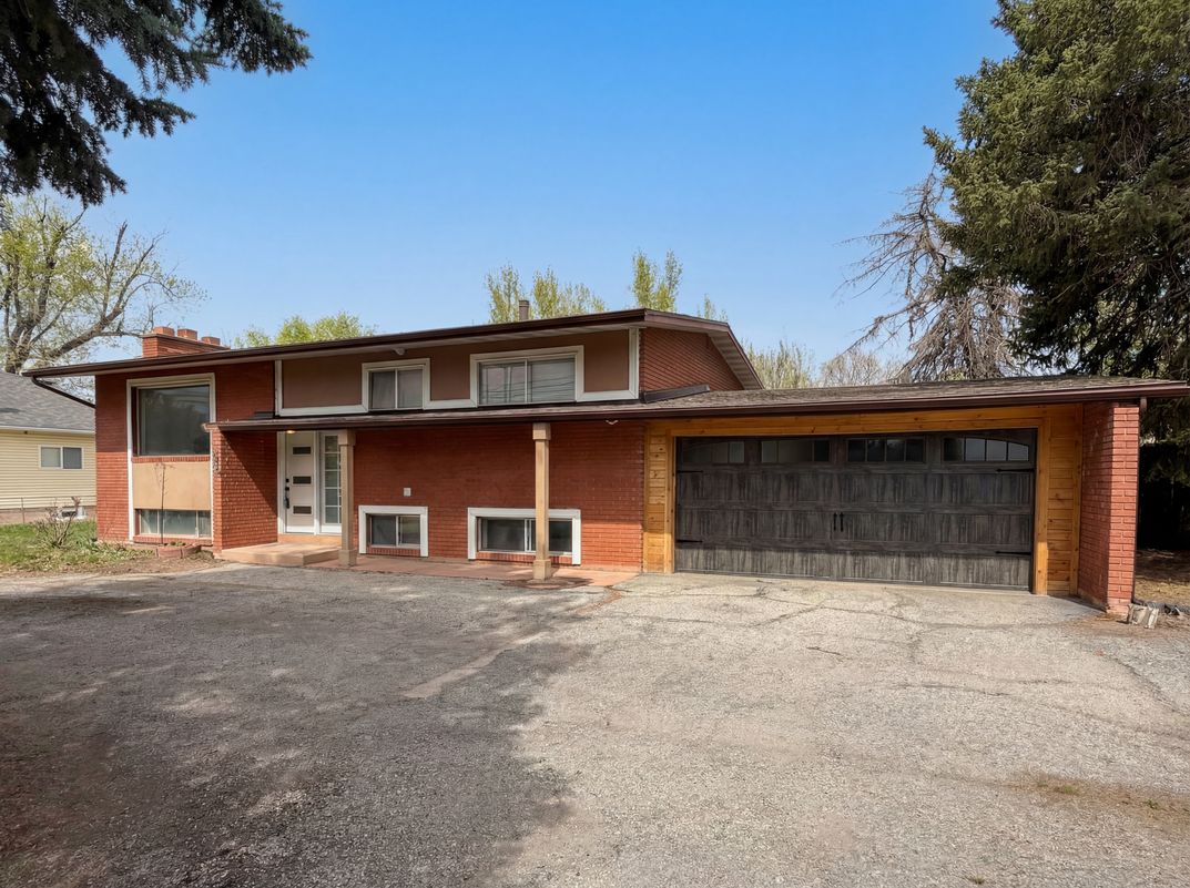 Property photo 1 of 750 W Gentile St