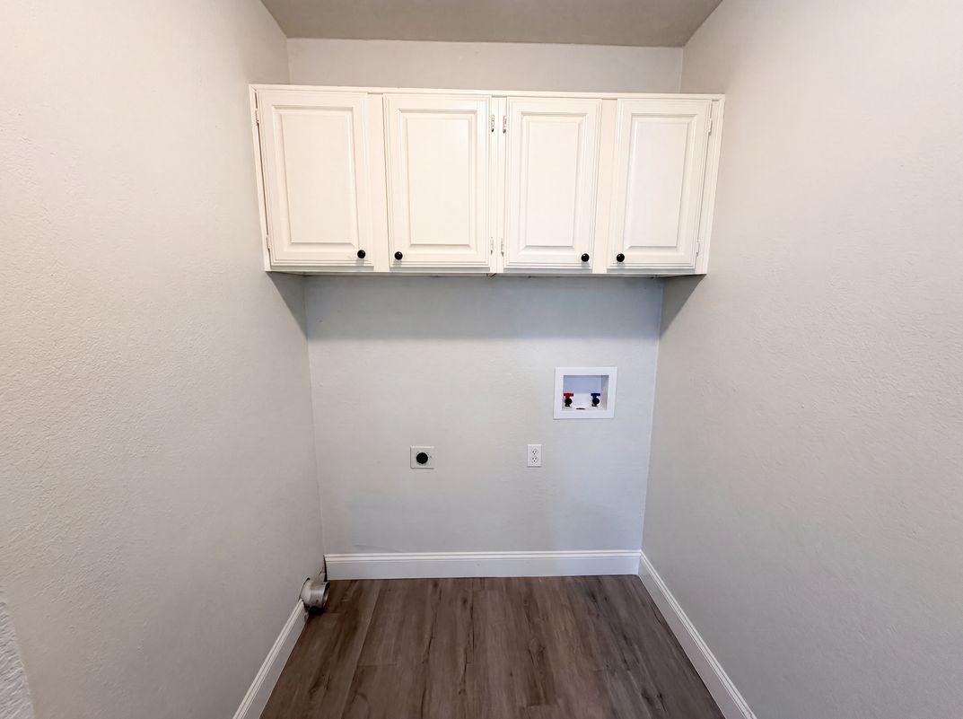 Photo 7 of 18 of 127 Jason Dr, Red Oak, TX