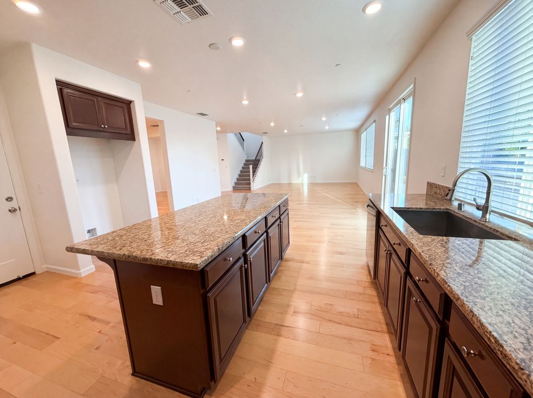 Photo 11 of 39 of 5022 Birch Valley Way, Rancho Cordova, CA