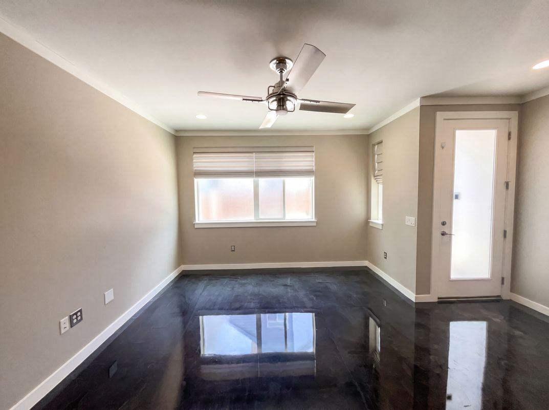Photo 3 of 21 of 330 Clay St, San Antonio, TX