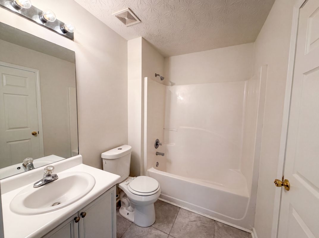 Photo 17 of 25 of 6774 Fairfax Ct, Lithonia, GA
