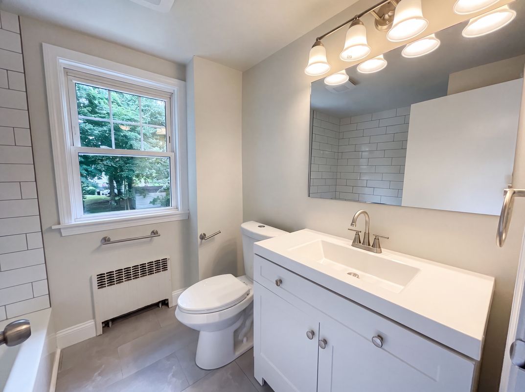 Photo 17 of 28 of 48 Woodlawn St, Randolph, MA