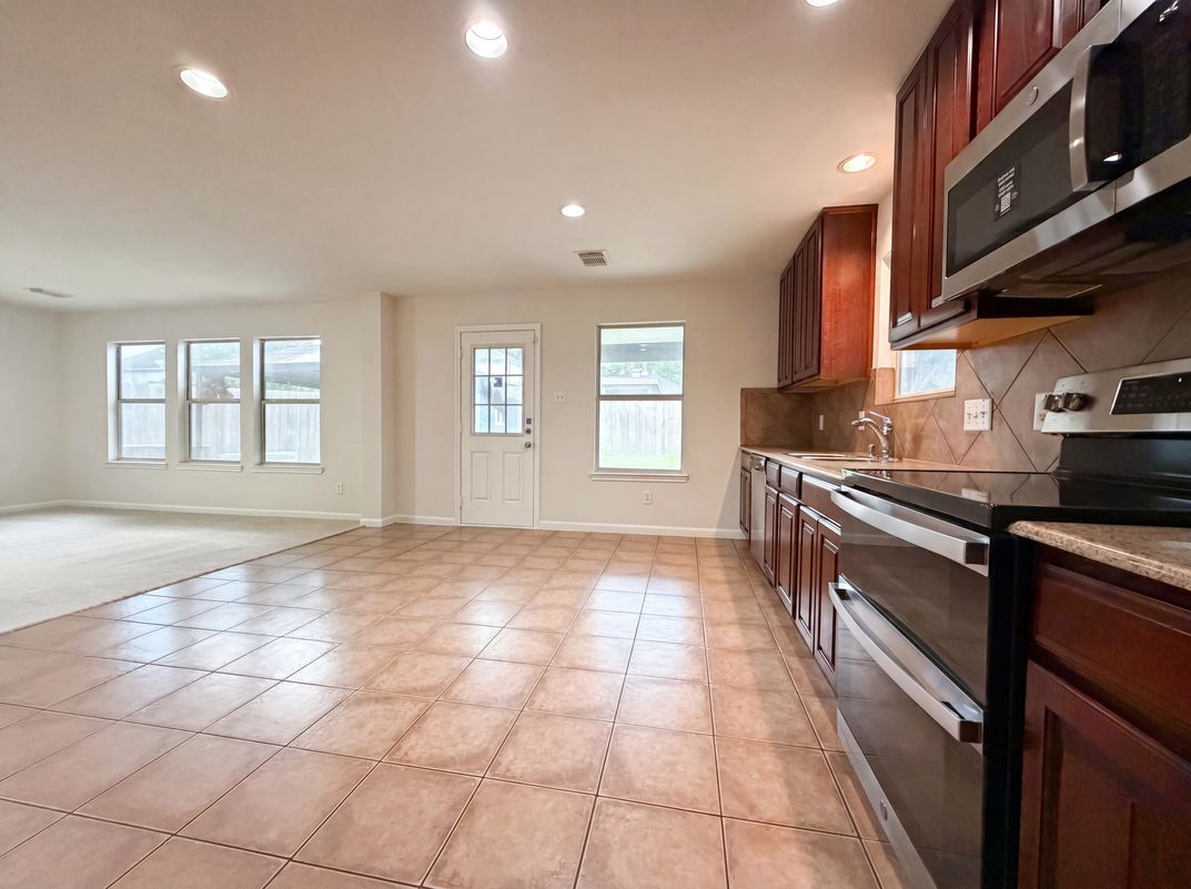 Photo 16 of 20 of 2646 Skyview Trace Ct, Houston, TX