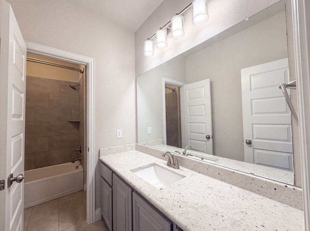 Photo 10 of 46 of 1208 Redbud St, Howe, TX