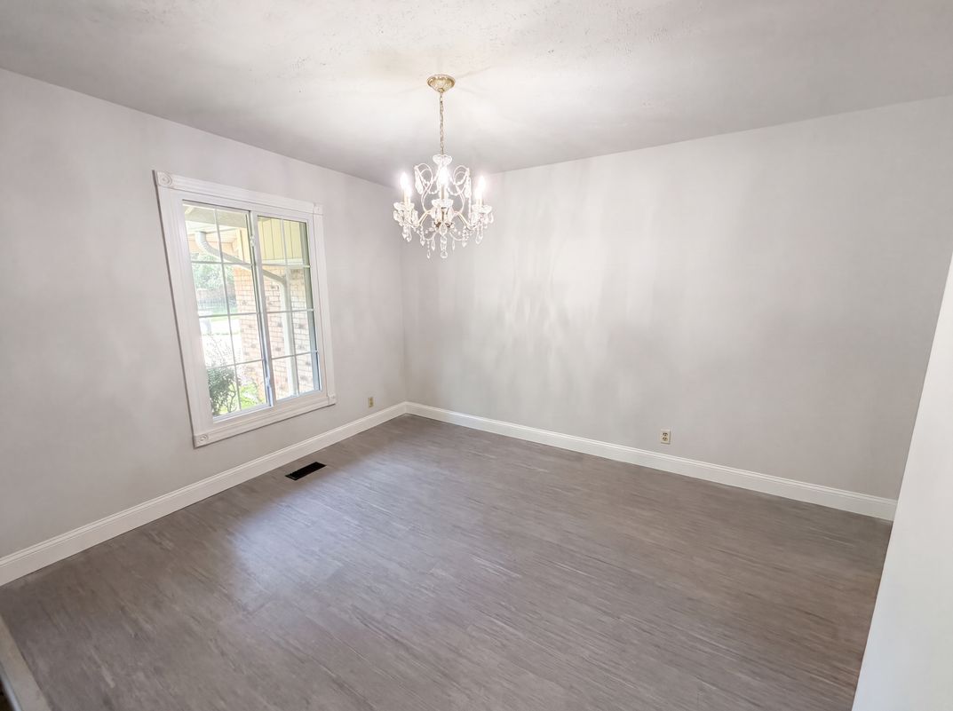 Photo 10 of 24 of 8223 Taunton Rd, Indianapolis, IN