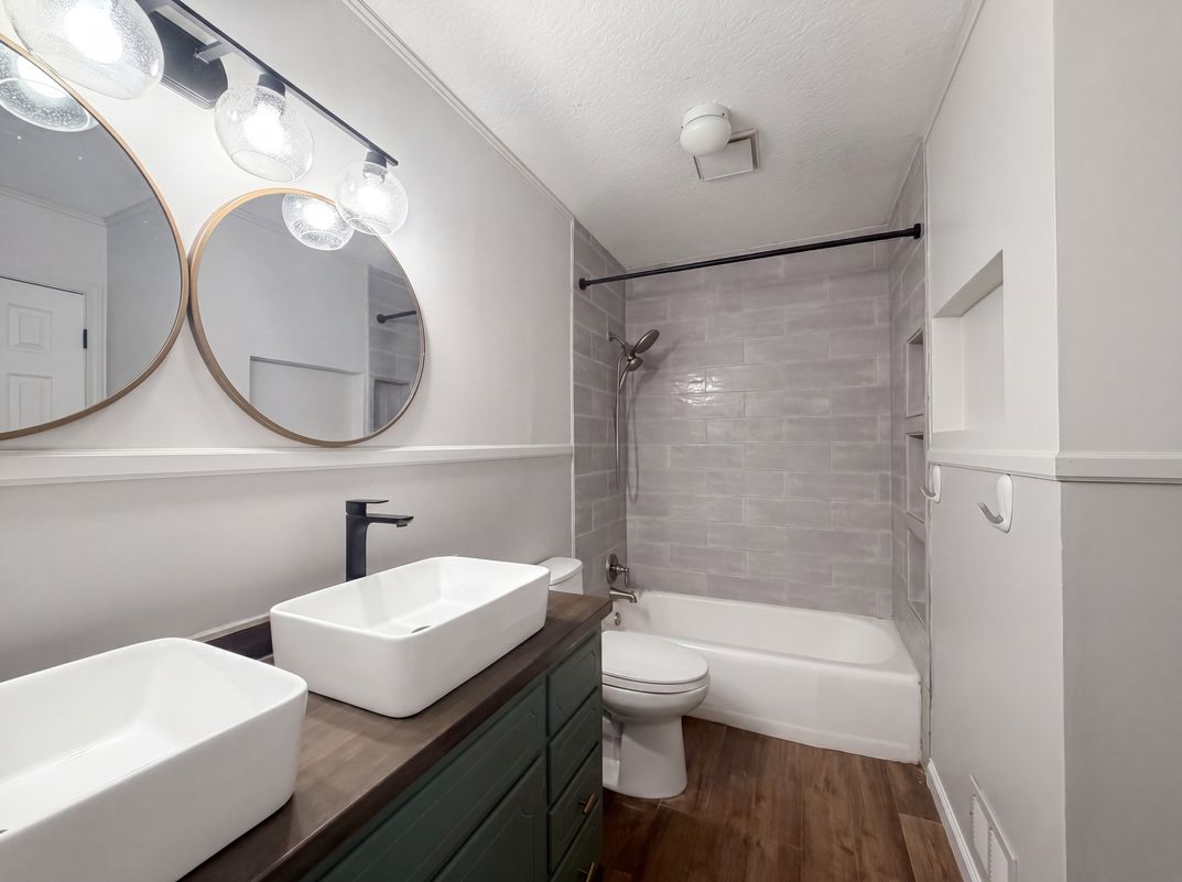 Photo 6 of 21 of 3809 S Drumm Ave, Independence, MO