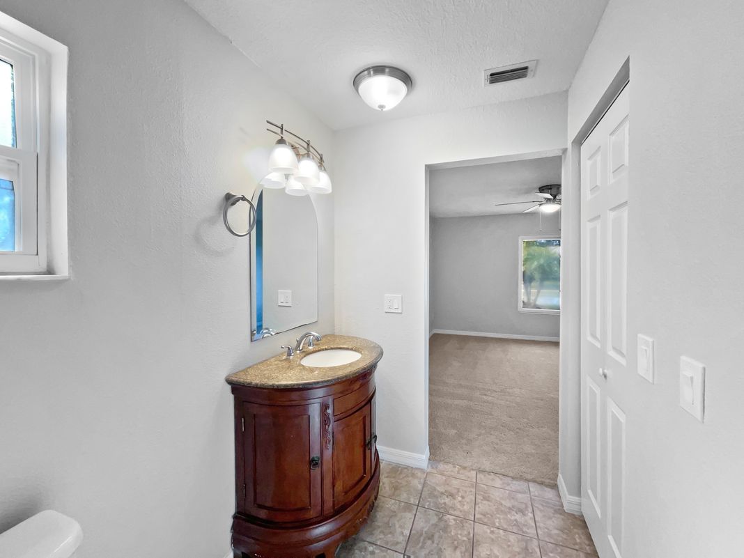Photo 12 of 22 of 831 Haulover Dr, Altamonte Springs, FL