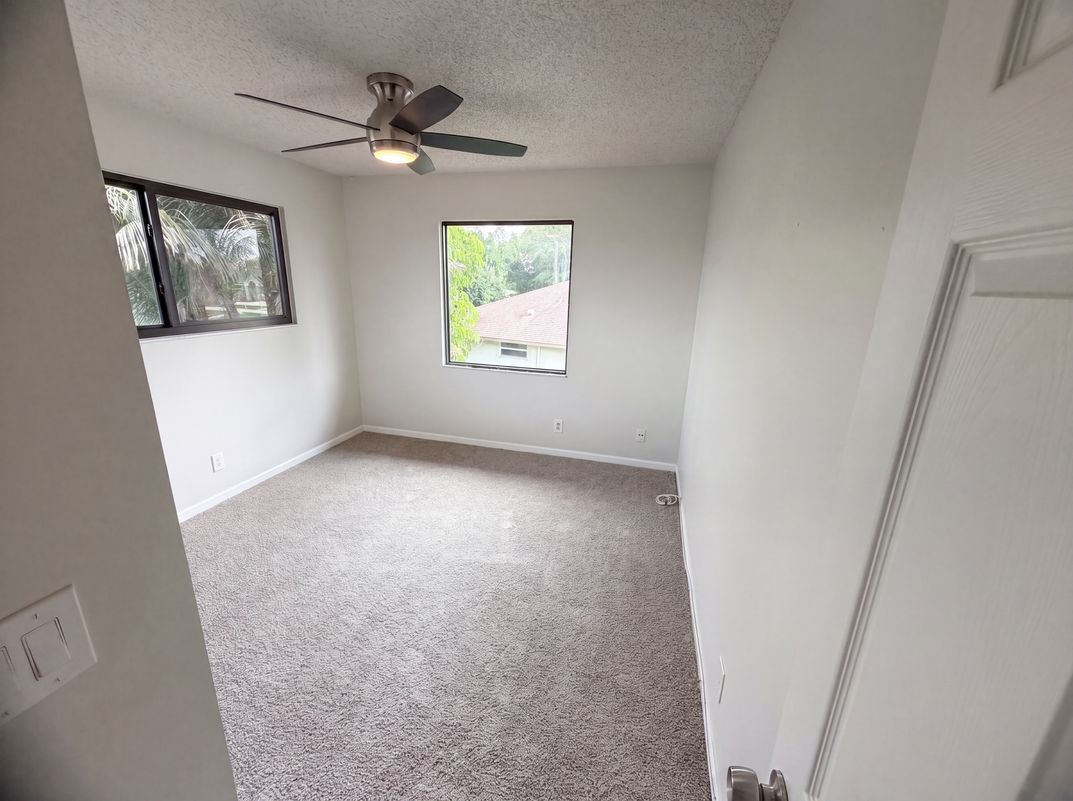 Photo 4 of 47 of 118 Waterway Rd, Royal Palm Beach, FL