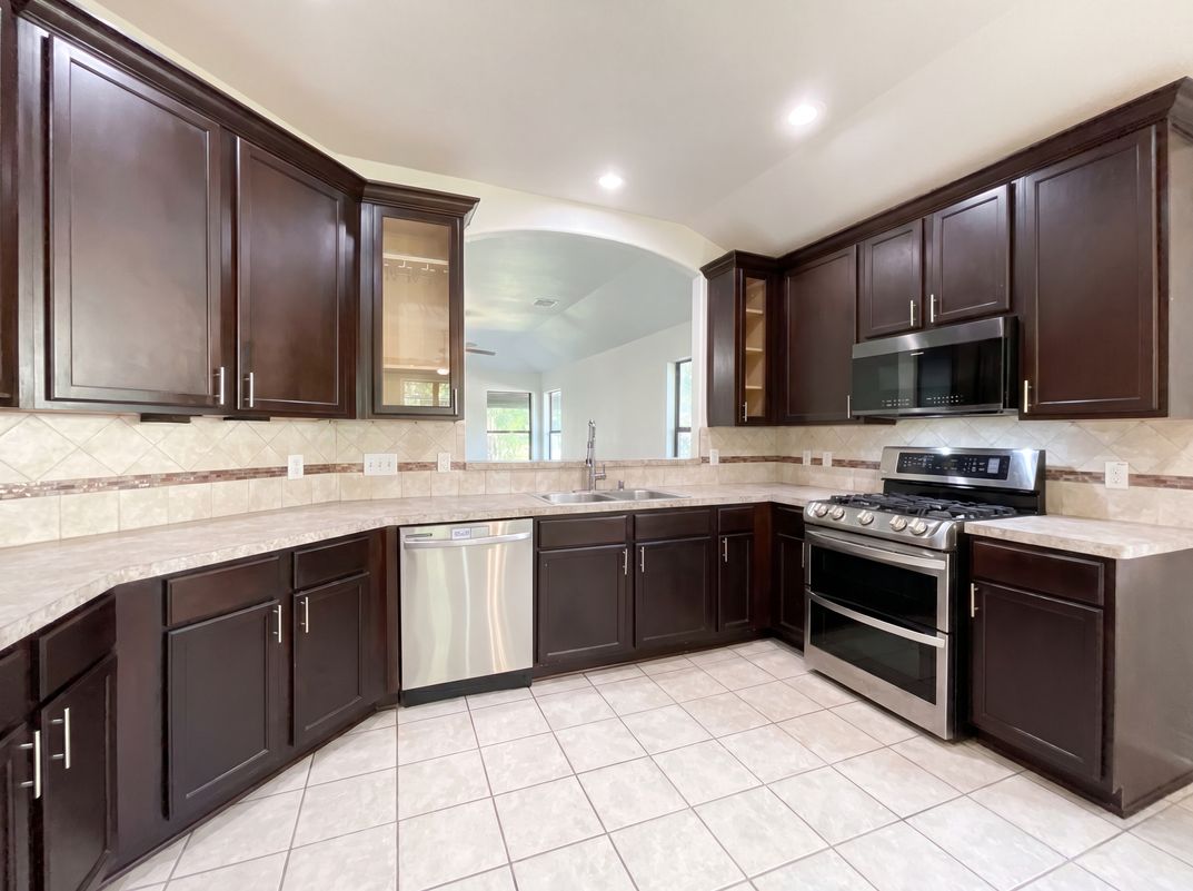 Photo 2 of 18 of 1603 Katydid Ct, Conroe, TX