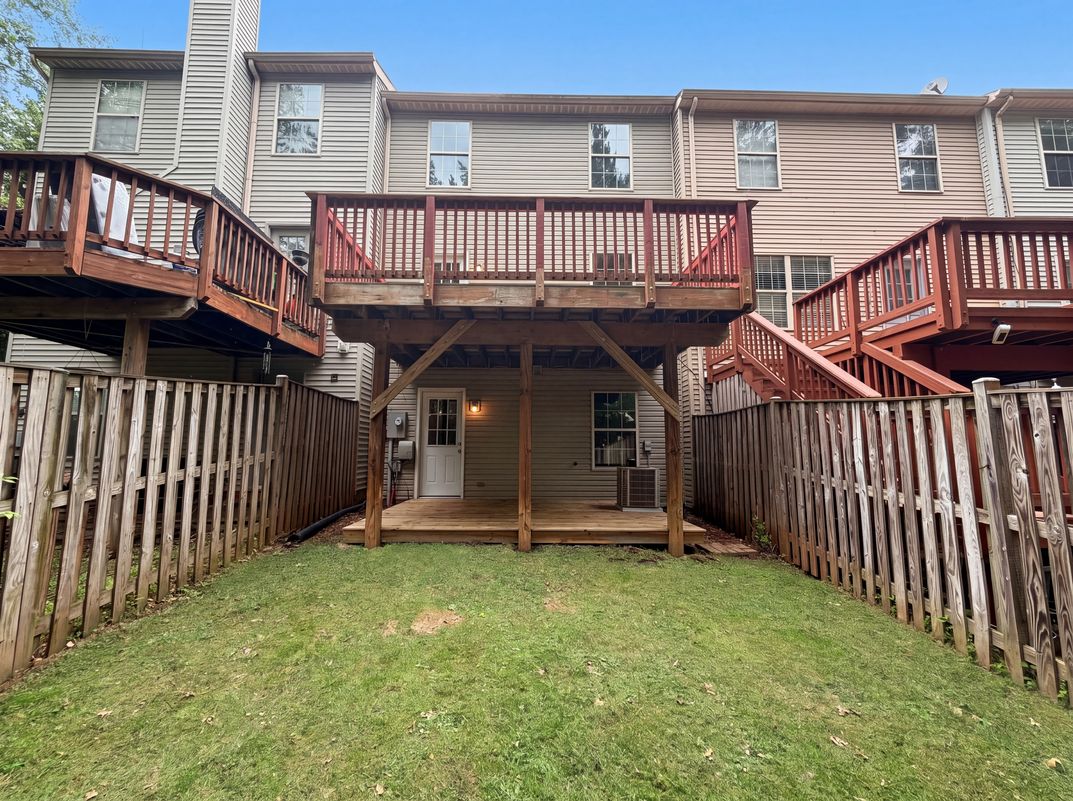Photo 5 of 48 of 8641 Centerton Ln, Manassas, VA